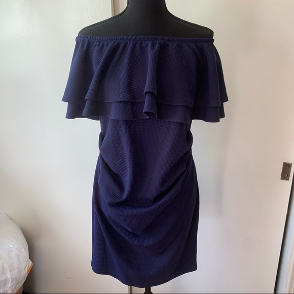 Stylish Maternity Dress - Picture 2 of 4